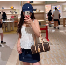 LOUIS VUITTON 루이비통 행 온 숄더백 M47031