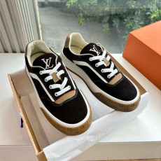 LOUIS VUITTON 루이비통 남성용 스니커즈 L92444 2COLOR