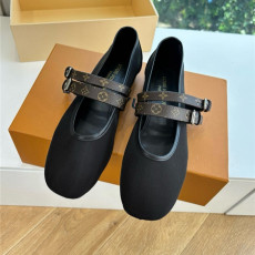 LOUIS VUITTON 루이비통 여성용 단화 L67372 2COLOR