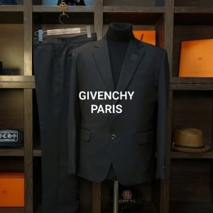 GIVENCHY 지방시 시그니처 니어린 슈트 셋트