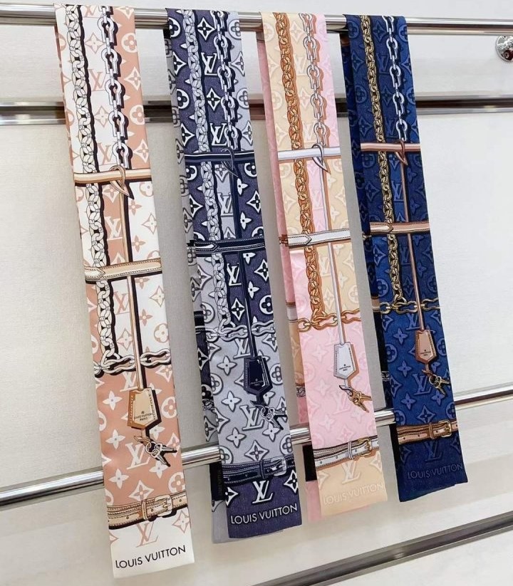 LOUIS VUITTON 루이비통 뉴 체인 실크 방도