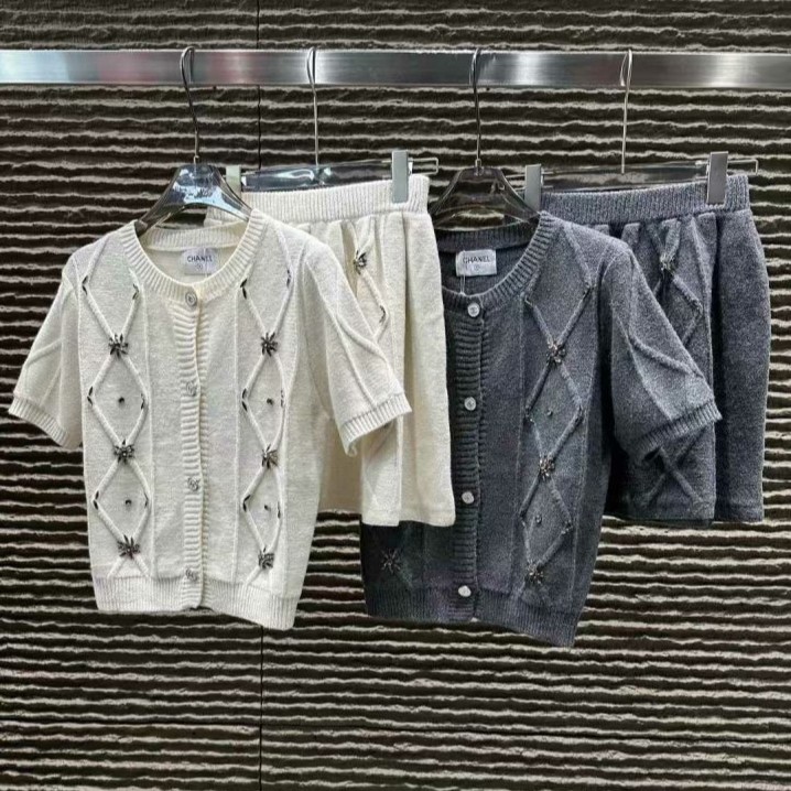 CHANEL 샤넬 반팔 니트 가디건& 스커트 셋업