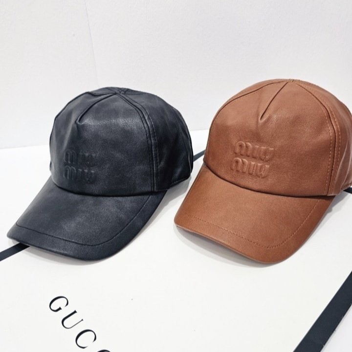 MIUMIU 미우미우 가죽 볼캡