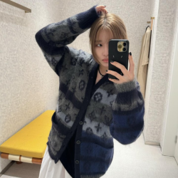 LOUIS VUITTON 루이비통 모노그램 모헤어 가디건 2COLOR