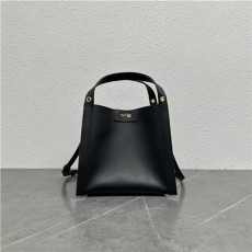 CELINE 셀린느 트리옹프 스몰 큐보백 124182 2COLOR