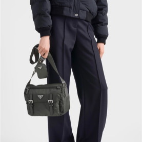 PRADA 프라다 나일론 플랩 메신저백 1BD953B