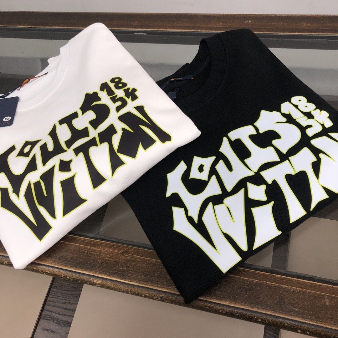 LOUIS VUITTON 루이비통 그래픽 로고 맨투맨