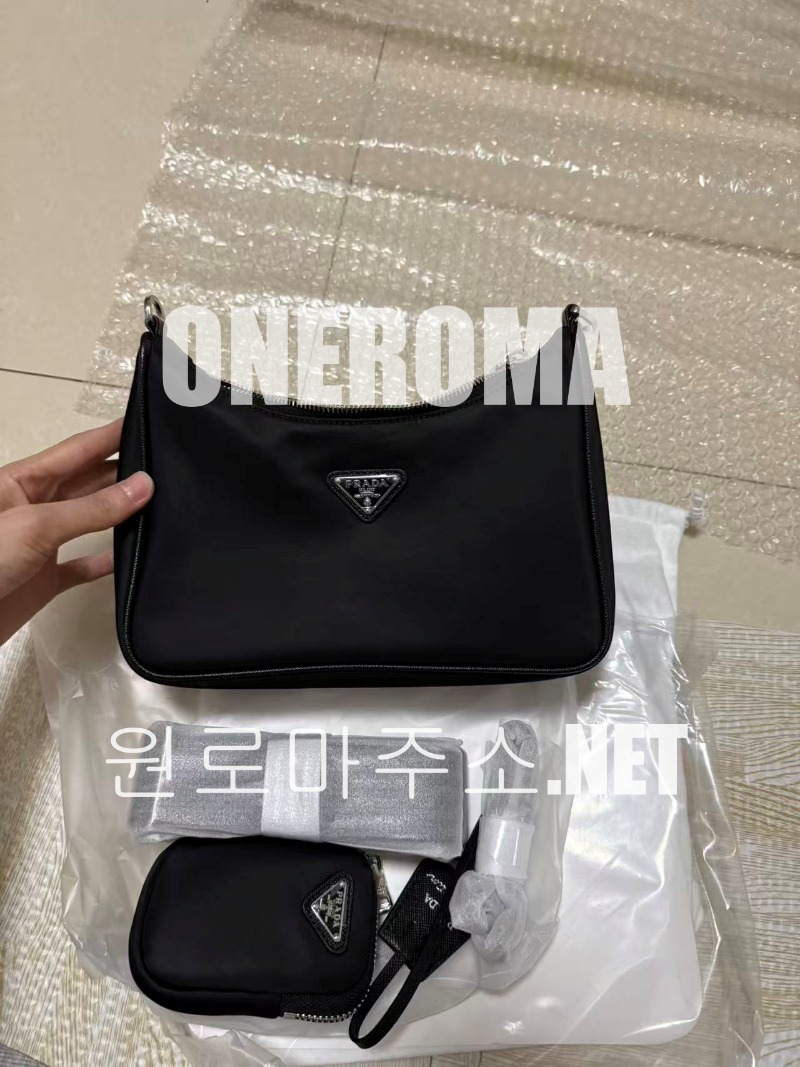 심*희 고객님 프라다 리에디션 2005 리나일론 백