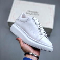 ●알렉산더 맥퀸 화이트 탭 오버솔 야광●