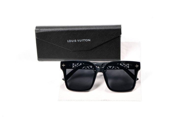 LOUIS VUITTON 루이비통 선글라스 (1322)