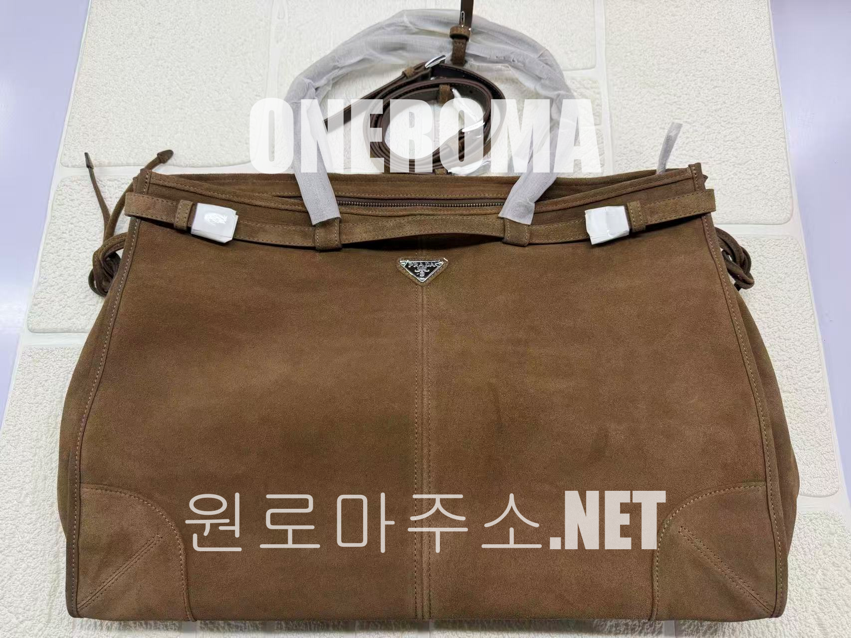 이*수 고객님 프라다 스웨이트 토트백