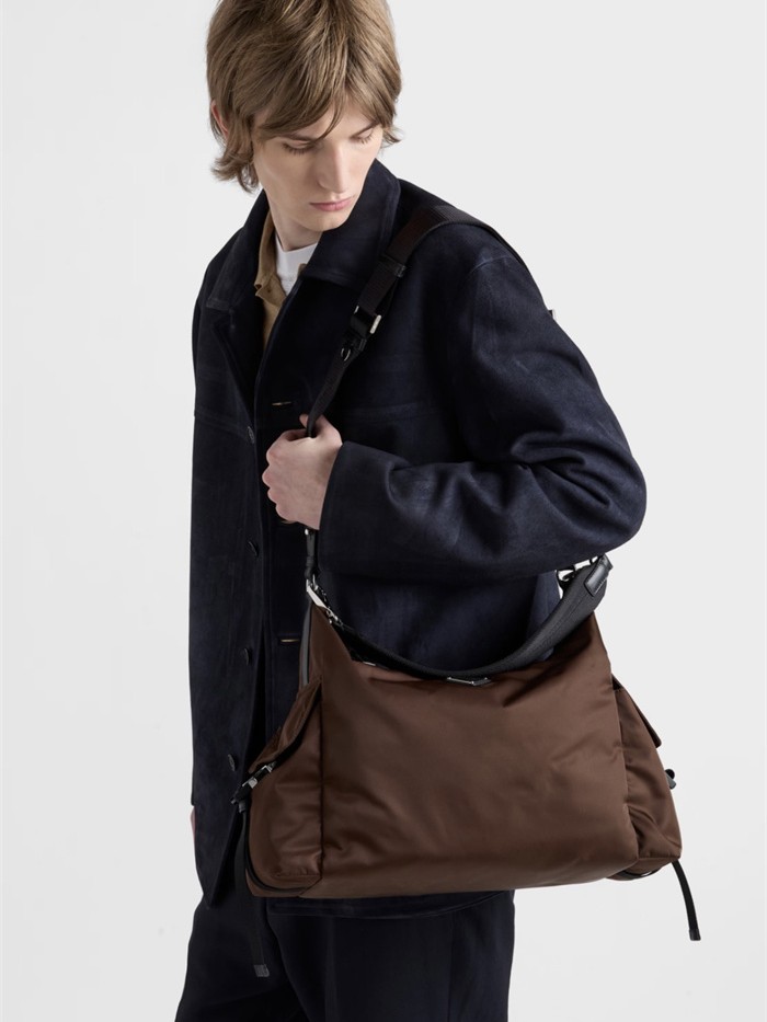 PRADA 프라다 익스플로러 사이드 포켓 메신저백 2VH204