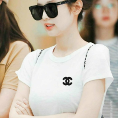 ●8월 판매 3위● CHANEL 샤넬 패치 제니 커플 반팔티