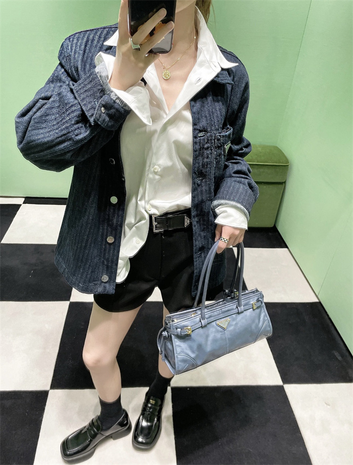 PRADA 프라다 시그니처 미디엄 숄더백 1BA426