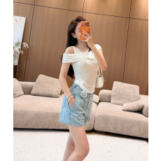 CHANEL 샤넬 1018 카멜리아 체인 CC 모노그램 데님 쇼츠