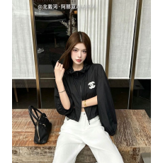 ●8월 판매 12위● CHANEL 샤넬 1021 CC 로고 크롭 윈드브레이커 3COLOR