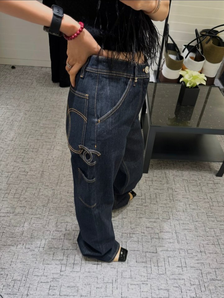 CHANEL 샤넬 CC 미드라이즈 스트레이트 데님팬츠