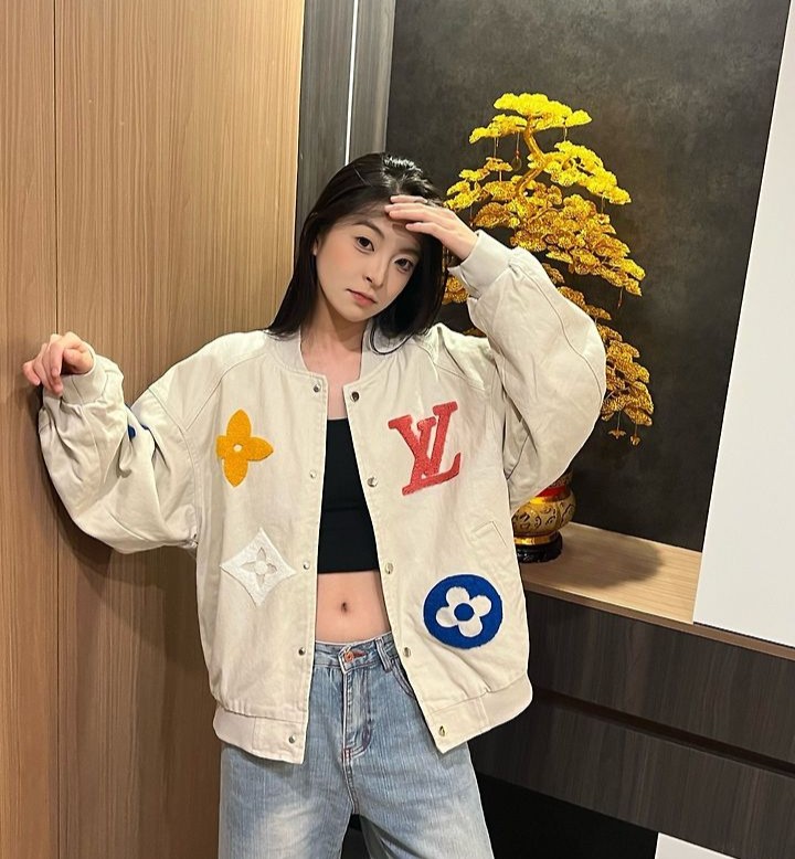 LOUIS VUITTON 루이비통 1083 멀티 컬러 모노그램 패치 바시티 보머 자켓 3COLOR