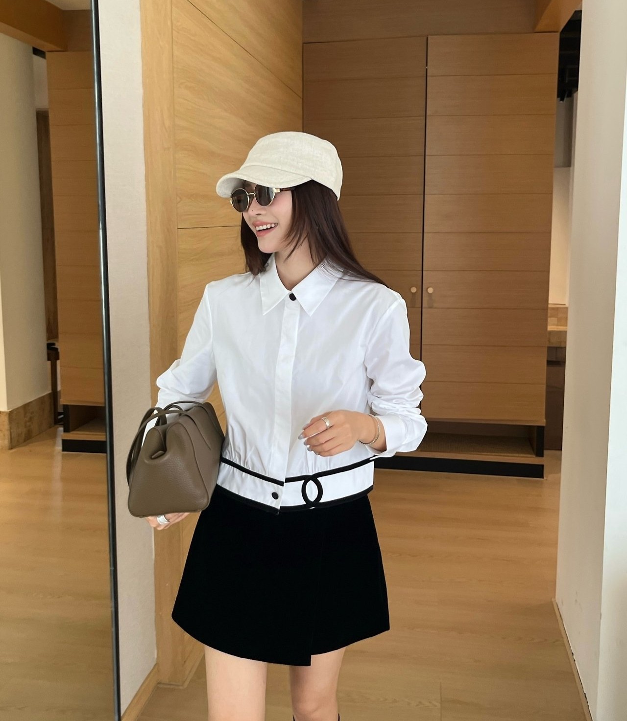CHANEL 샤넬 벨벳리본 셔츠