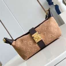 LOUIS VUITTON 루이비통 포쉐트 미아 숄더백 M2A252