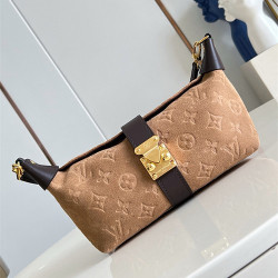 LOUIS VUITTON 루이비통 포쉐트 미아 숄더백 M2A252
